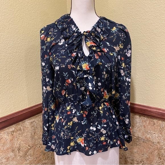 Everleigh Top Navy Blue Floral Ruffle Keyhole Tie Front Size Small V Neck - Picture 9 of 10